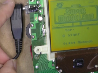 端子をひねっても画面は消えず