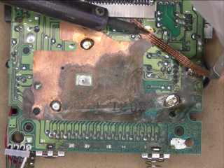 シールド板を外す