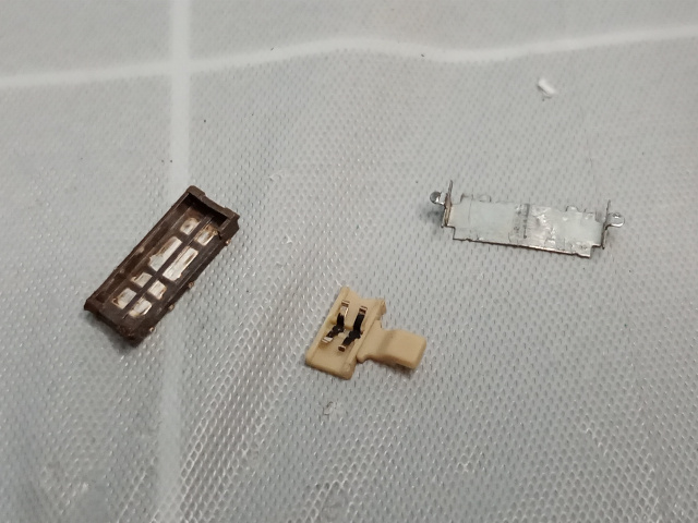 電源スイッチを分解洗浄